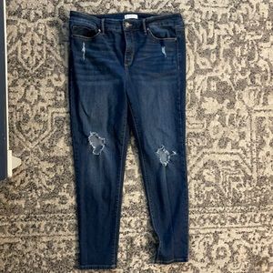 Sofia Vergara Distressed Skinny Jeans Size: 12